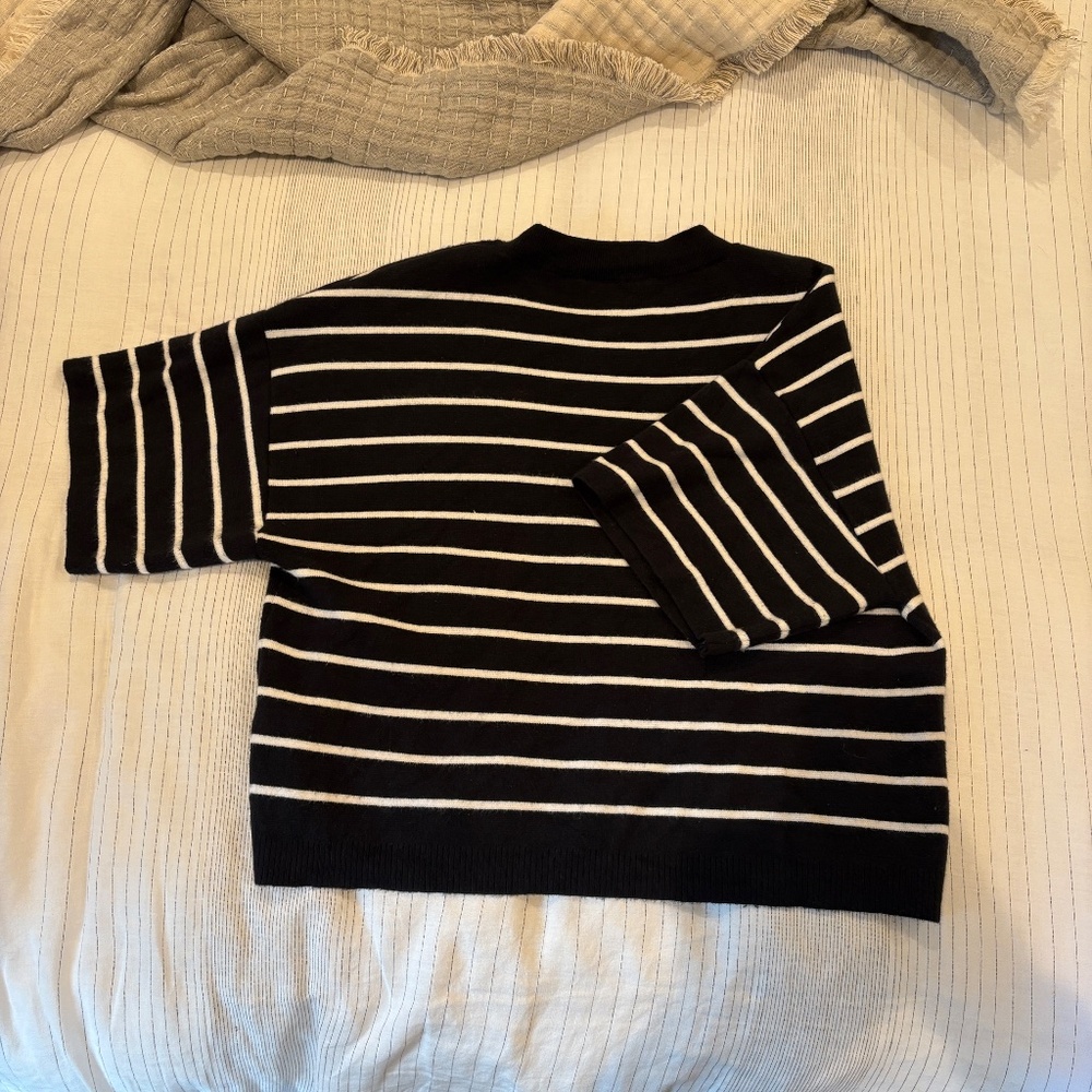 Short sleeve striped sweater